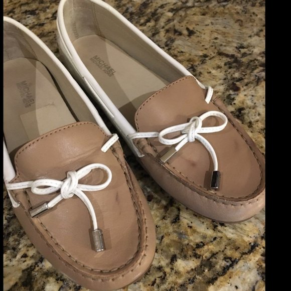 Beautiful Michael Kors Daisy Loafers - 6.5… - Picture 2 of 4